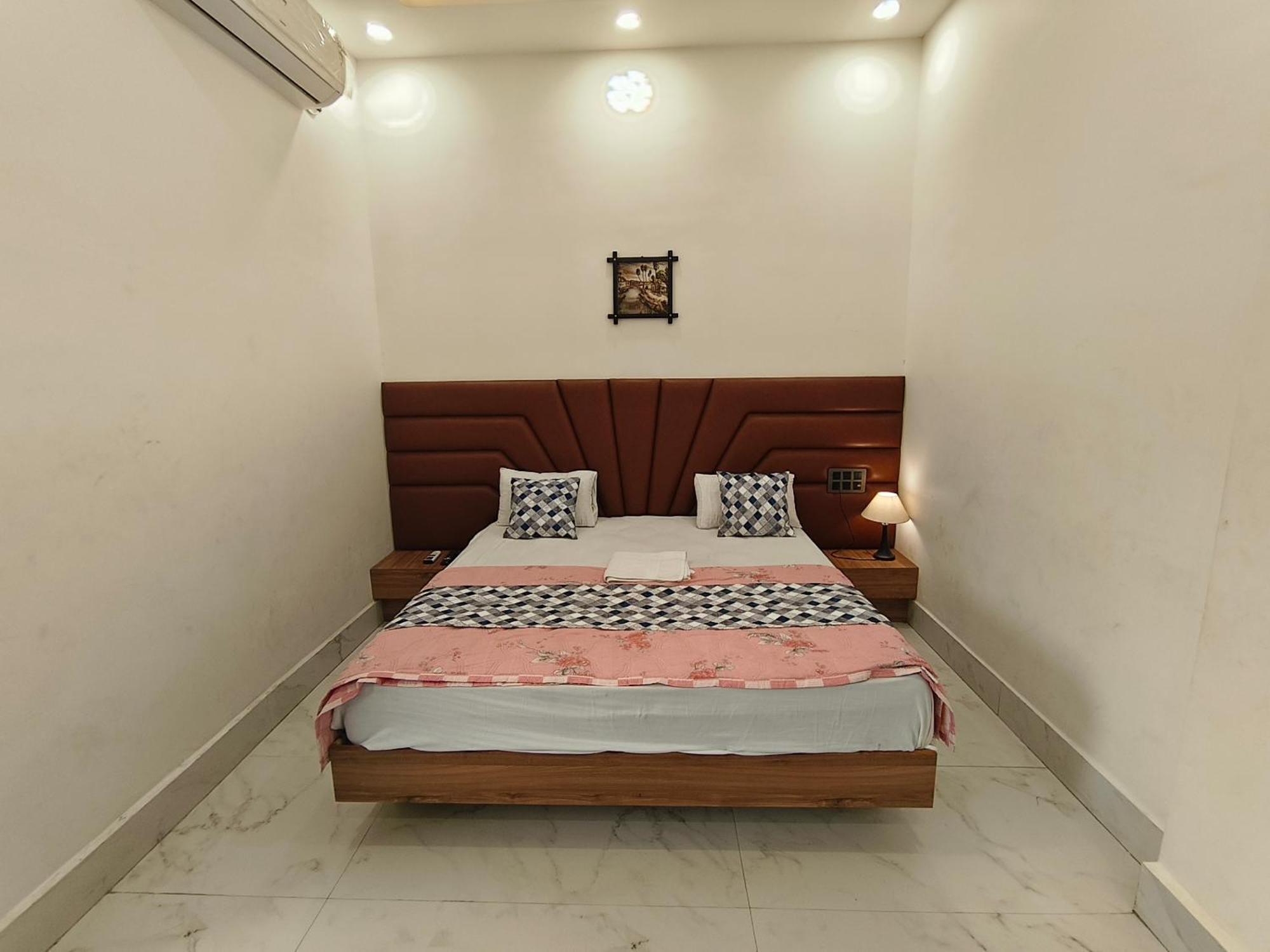 Hotel Modi Palace, Chanderi Mp Extérieur photo